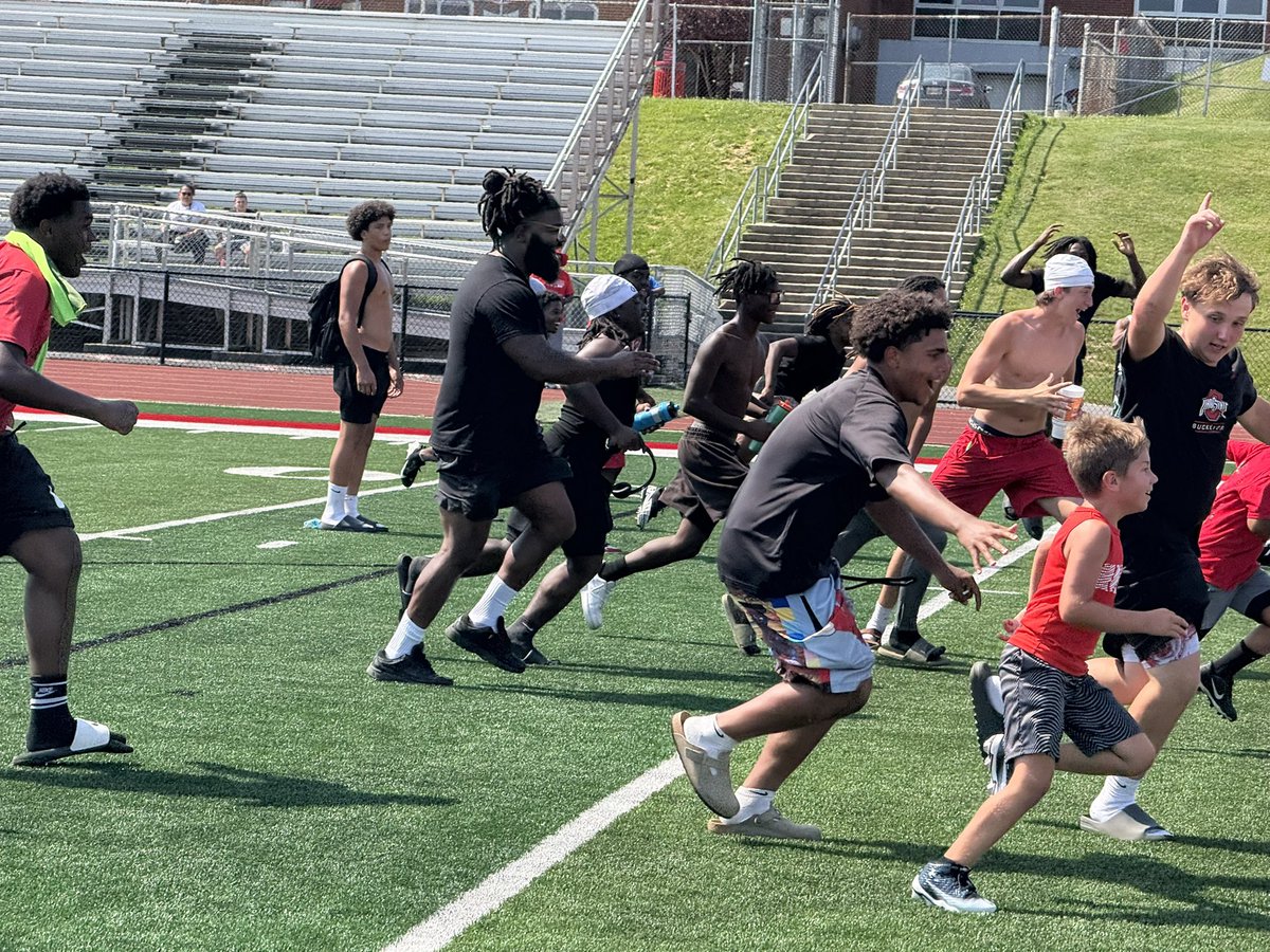 CoachJMStevens's tweet photo. Day 1 of our Colerain Youth Football Camp! 
#TheRainWillReignAgain https://t.co/7optlIvElj