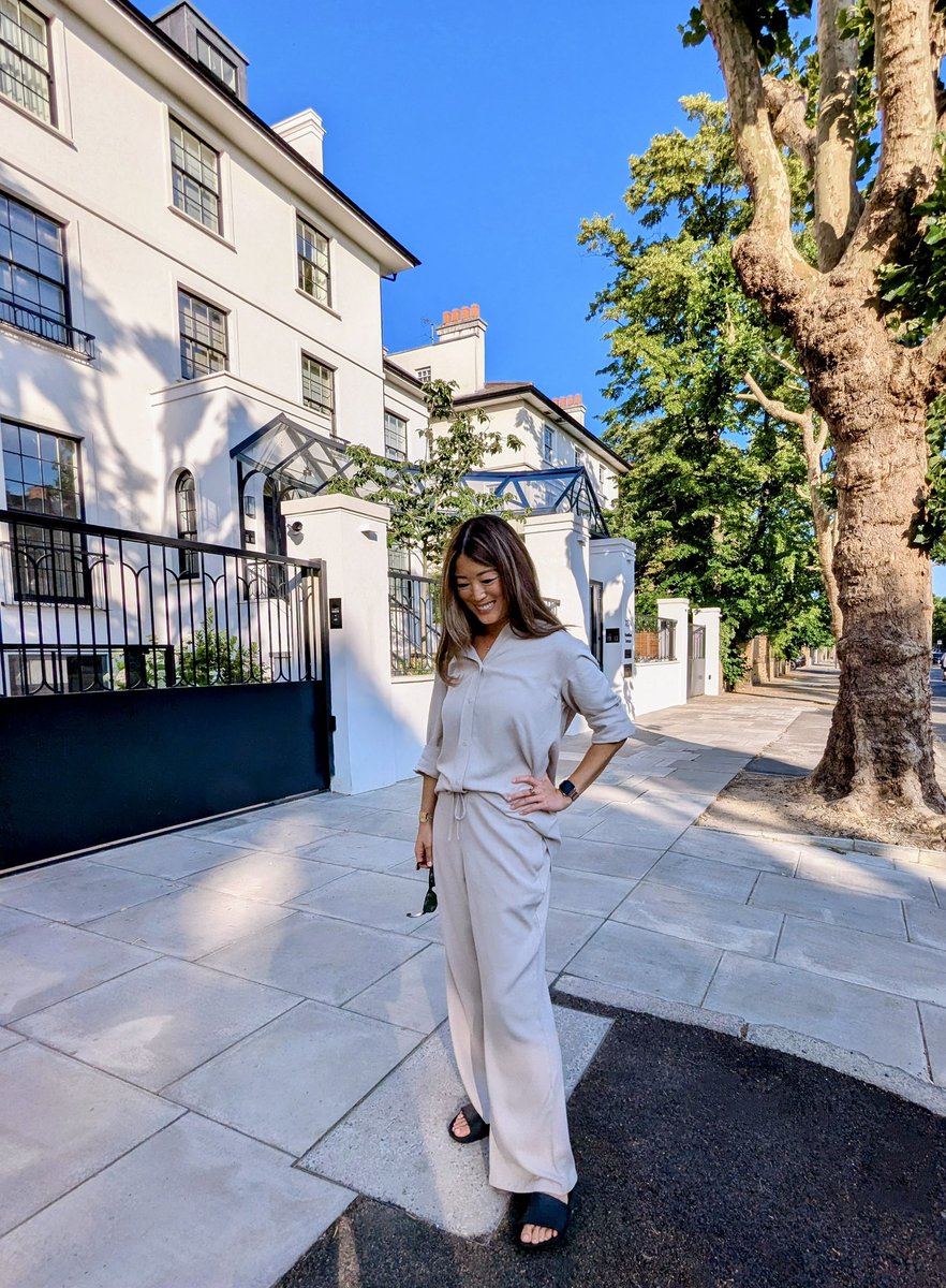 SarahHighfield's tweet image. Heatwave uniform: Oatmeal linen by @SaintAndSofia.

Loving the Saint + Sofia summer collection! Take a look at the full collection here: bit.ly/4lCPVr1 🕶️ ☀️ 

#SaintAndSofia #StJohnsWood #LondonHeatwave