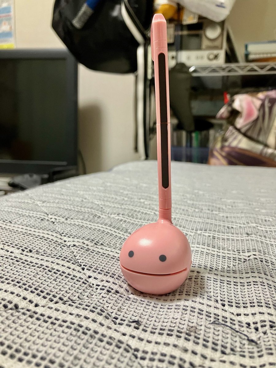 メンバーの子にもらった般若のガチャと地元のストピでよく会う小2の男の子に貰ったオタマトーンのガチャ✨
顔付きの振り幅が凄まじい…😅
おやす⊂⌒っ´ω`)っ💤