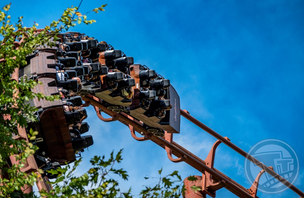 Thrilltography1's tweet image. It's always fun to get blown away by Tennessee Tornado at @Dollywood!