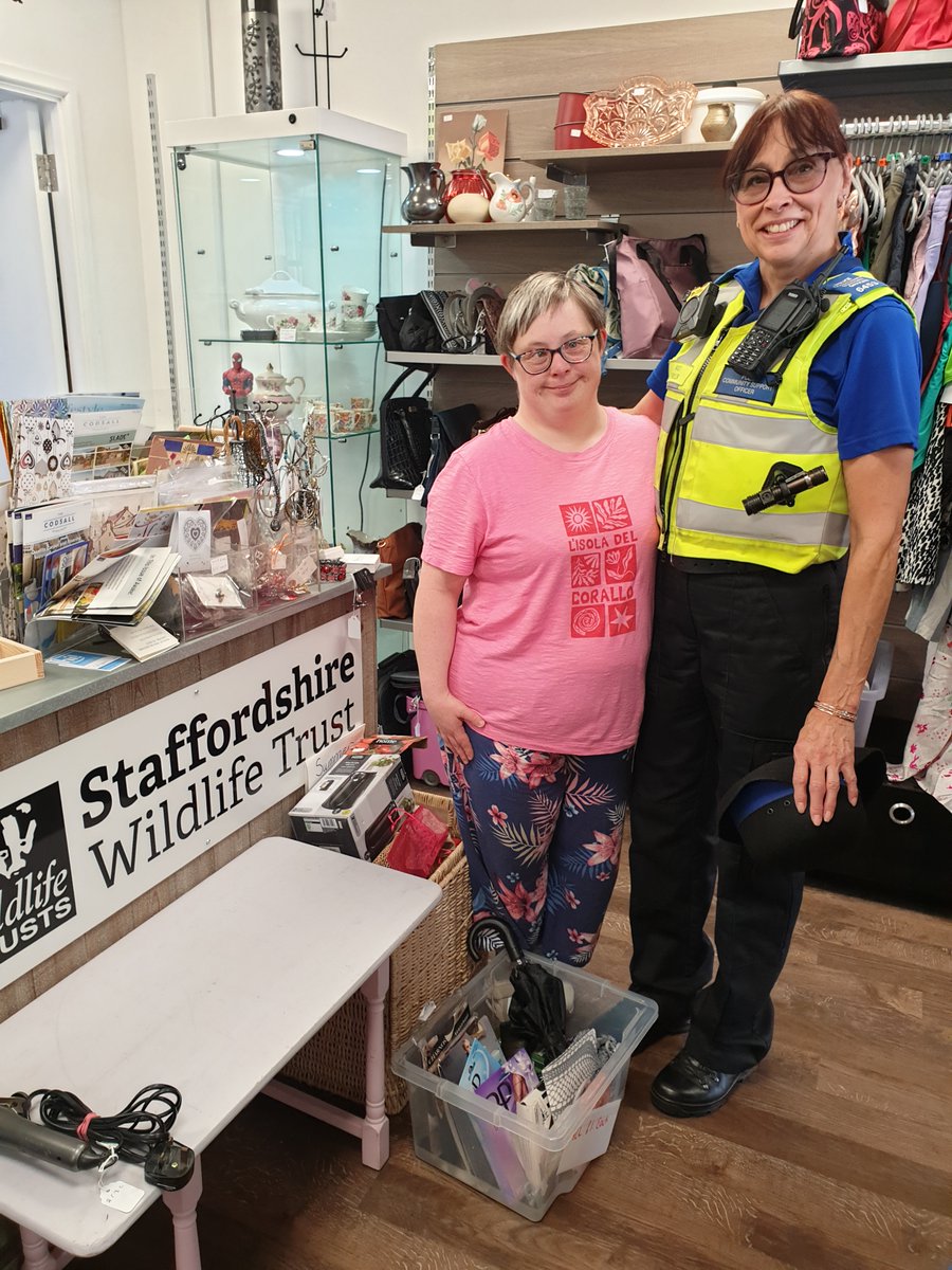 PCSO Fran Taylor has checked in with local businesses on Birches Bridge, Codsall today as part of #NeighbourhoodPolicingWeek.
Shout out to Sarah who volunteers at Staffordshire Wildlife Trust, you are doing a fabulous job, lovely to see your smiley face