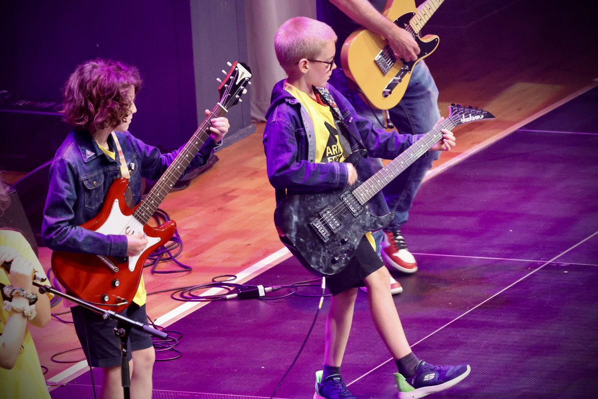 Excel Learning Trust (@excel_lt) on Twitter photo Scarcroftâs Rock Band on stage with Mr Stevens, smashing it with âI donât wanna miss a thingâ from âArmageddonâ. Fantastic! #ArtsFest2025 <a href="/ScarcroftSchool/">Scarcroft Primary School</a> #ExcelArtsFest Scarcroftâs Rock Band on stage with Mr Stevens, smashing it with âI donât wanna miss a thingâ from âArmageddonâ. Fantastic! #ArtsFest2025 <a href="/ScarcroftSchool/">Scarcroft Primary School</a> #ExcelArtsFest