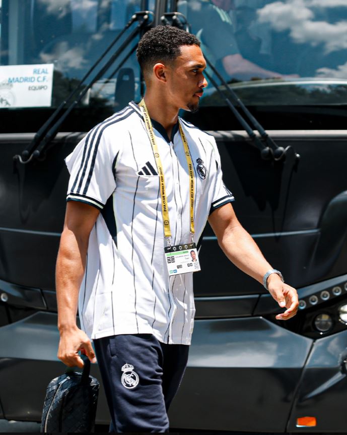 (fan) REAL MADRID FANS 🤍 tweet media