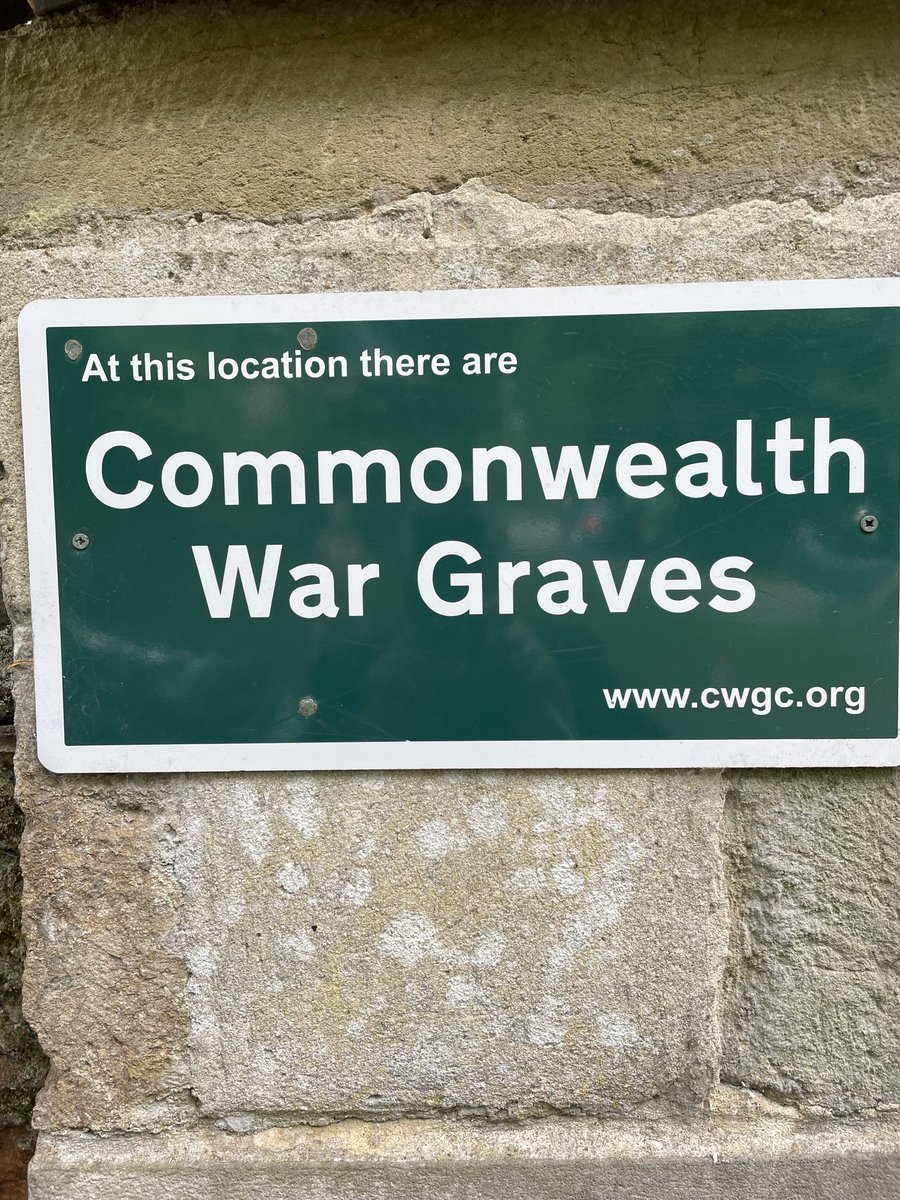 Privileged today to attend ceremonies in the little town of Liphook marking
Canada Day by honouring the >300 Canadian soldiers resting there in CW war graves. The school children &amp; their teachers were terrific. Featured guests were Cdn BGen Dwayne Parsons &amp; HRH The Princess Royal