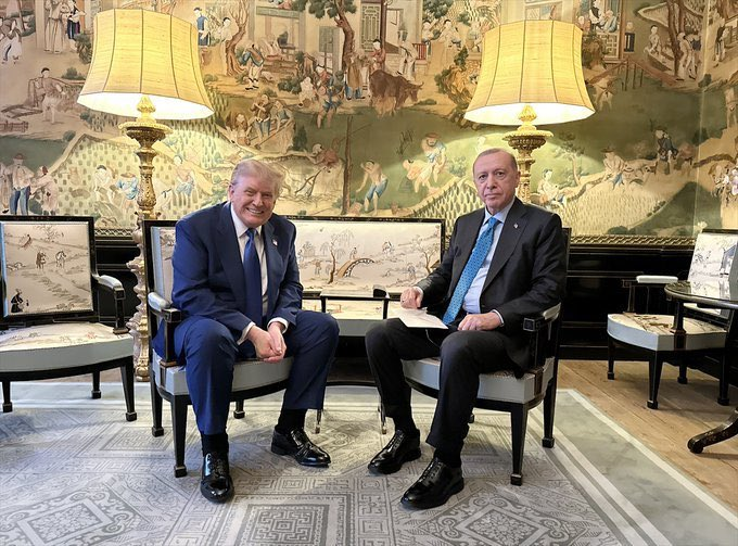 Macron: Erdoğan ile 10 günde bir konuşmak zorunda olan benim

Trump: