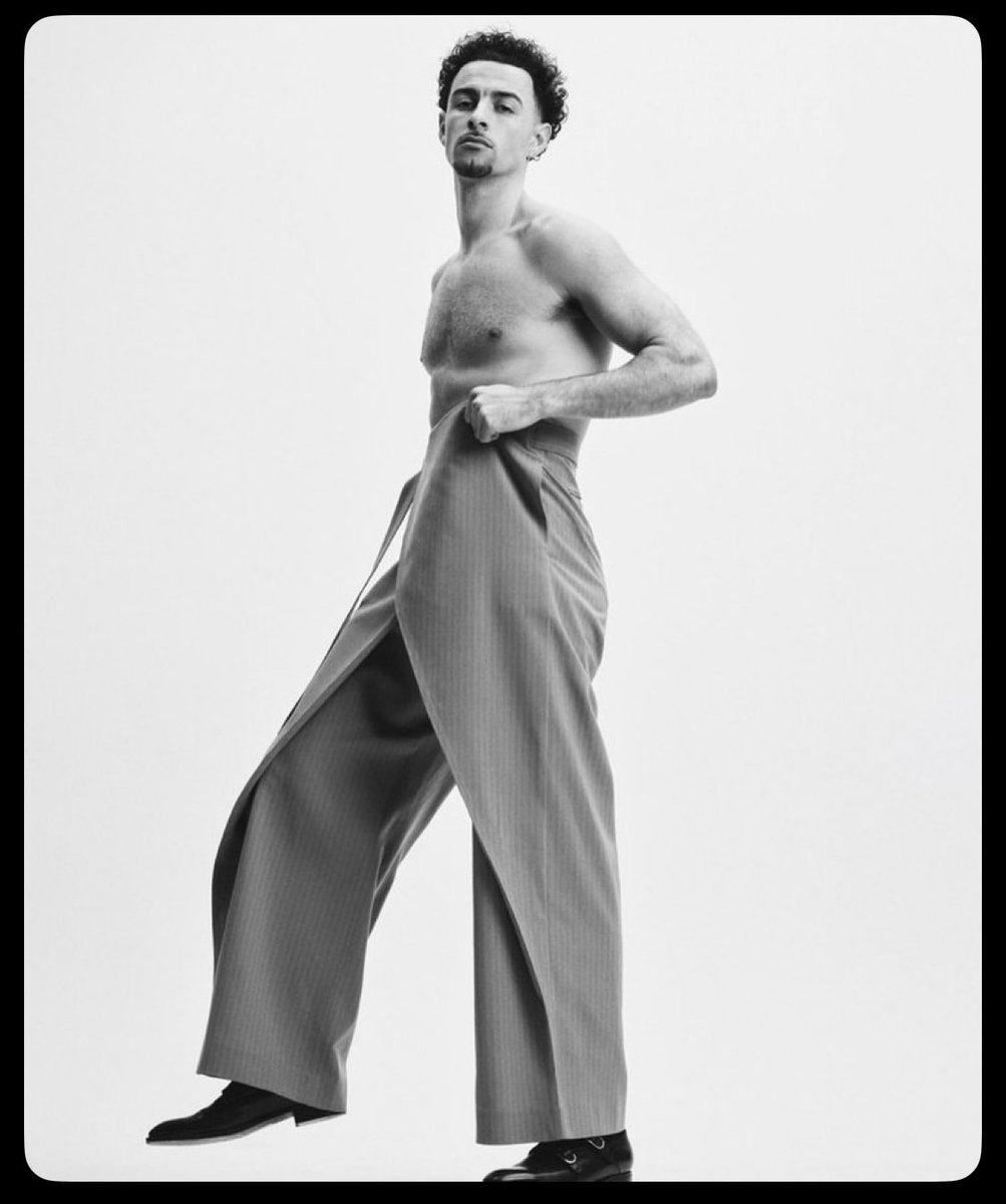 We’re keeping this weird cunt who’s shit at football instead of Elliot. 

Pathetic #LFC