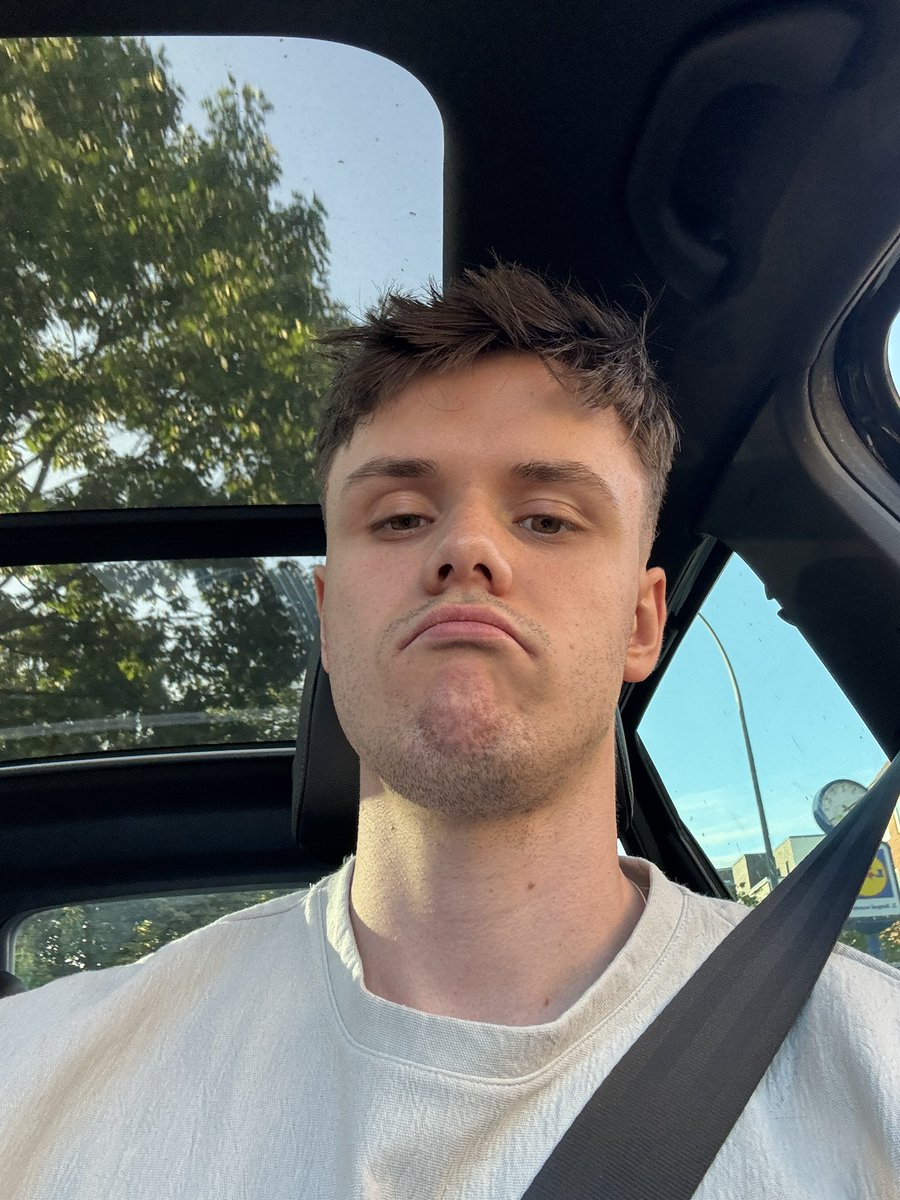 REZcsgo's tweet image. no cs game to play or watch for a month :(