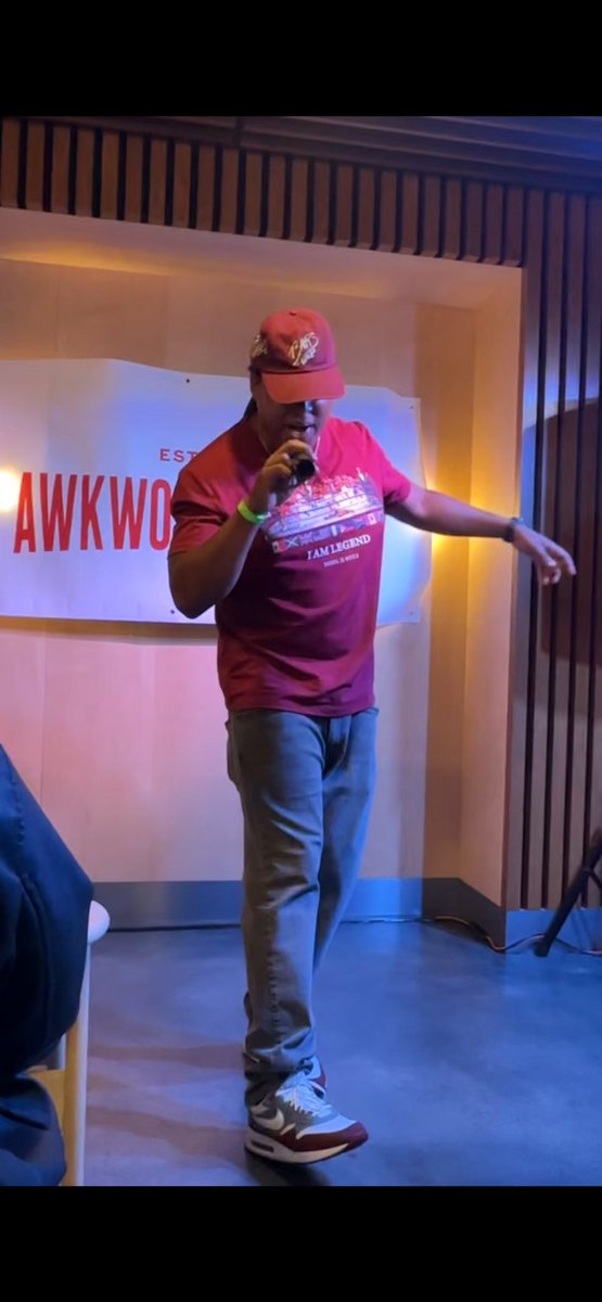 Fexamillion's tweet image. Big love to @AwkwordSociety for having me at The Poets Booth: A Night of No Filter. Grateful to Studda for the invite, Fae for holding it down as emcee, and DJ Candid for setting the vibe all night  #EffeX #ThePoetsBooth #LiveHipHop #SpokenWord #BayAreaCreatives #AwkwordSociety