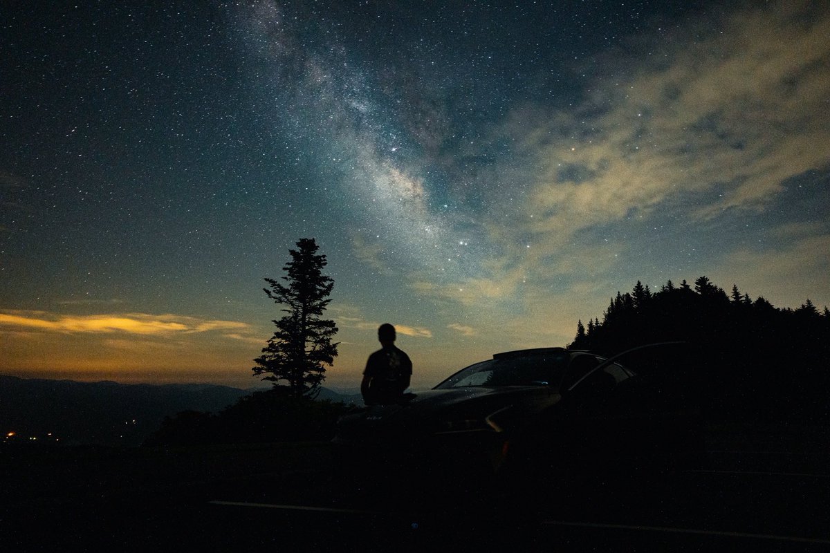 9Devyllc's tweet image. My first EVER attempt at #astrophotography.
For my first time, I am proud.
🕑 2:31 AM
📍 Waterrock Knob Overlook
✨ Shot on: Sony a7C II + 20mm f/1.8
🎞️ Settings: ISO 3200 | 20s | f/2.0 | RAW
#photography #universe #night