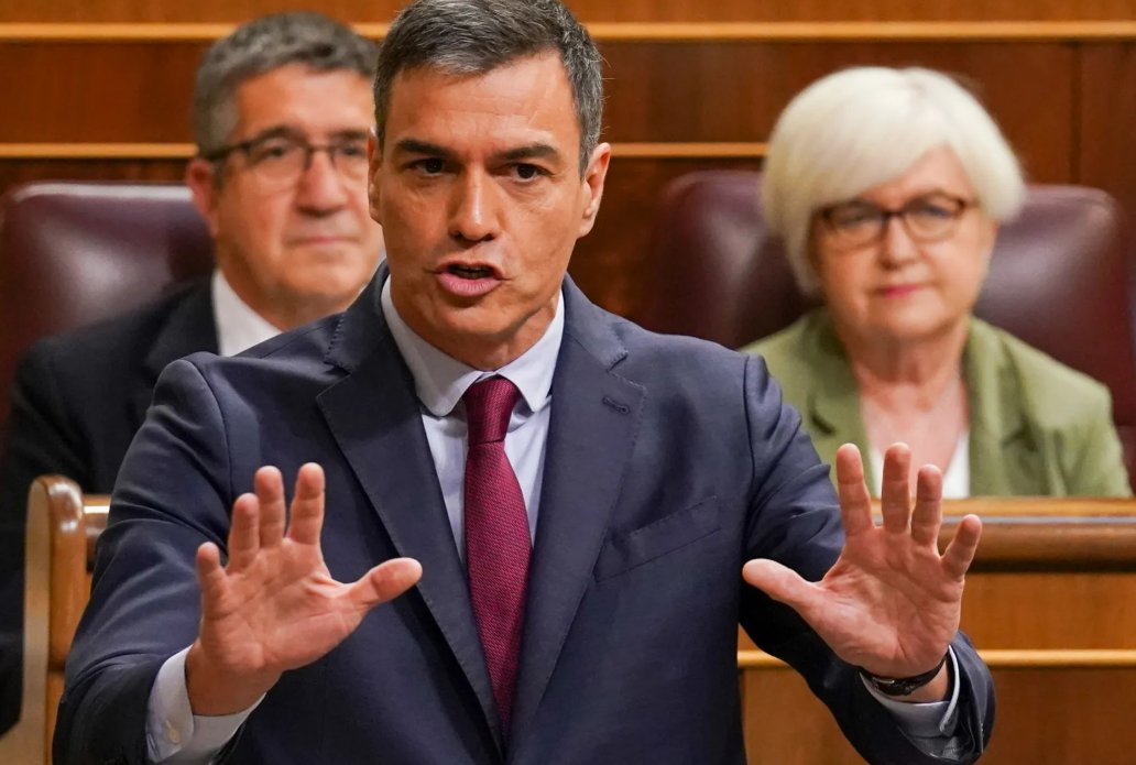 echo24cz's tweet photo. Španělsko odmítá dát na obranu víc než 2 % HDP. „Černý pasažér, za to nám zaplatí,“ zlobí se Trump
https://t.co/A6zoTCXucN https://t.co/yRsbqnqr1x