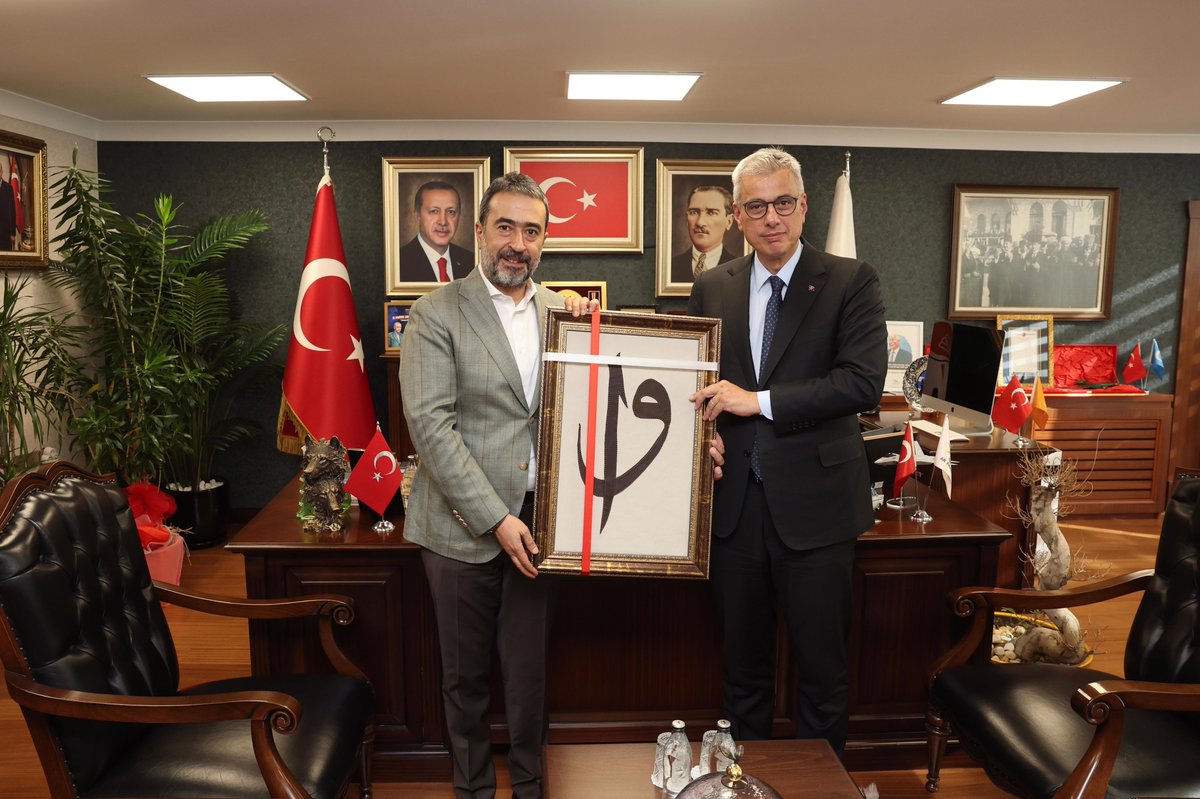 AK Parti Ankara (@akpartiankara) on Twitter photo Sağlık Bakanımız Sn. <a href="/drmemisoglu/">Prof. Dr. Kemal Memişoğlu</a>, İl Başkanımız Sn. <a href="/hakanhanozcan/">Hakan Han ÖZCAN 🇹🇷</a>'ı ziyaret etti. Sağlık Bakanımız Sn. <a href="/drmemisoglu/">Prof. Dr. Kemal Memişoğlu</a>, İl Başkanımız Sn. <a href="/hakanhanozcan/">Hakan Han ÖZCAN 🇹🇷</a>'ı ziyaret etti.
