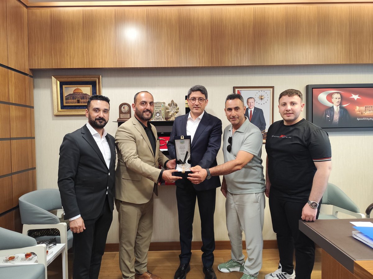 Bingöl Memleket Sevdalıları Derneği (@12bmsd) on Twitter photo Bingöl memleket sevdalıları olarak Dernek Başkanımız Osman Topluk ve Yönetim kurulu üyeleri olarak
Bingöl Milletvekillerimiz sayın ;
Zeki Korkutata ( <a href="/Korkutata_Zeki/">Zeki Korkutata</a>) 'yı
Makamında ziyaret ederek derneğimizin falıyet raporu ve ilimiz üzerine yapacağımız çalışmalar üzerine Bingöl memleket sevdalıları olarak Dernek Başkanımız Osman Topluk ve Yönetim kurulu üyeleri olarak
Bingöl Milletvekillerimiz sayın ;
Zeki Korkutata ( <a href="/Korkutata_Zeki/">Zeki Korkutata</a>) 'yı
Makamında ziyaret ederek derneğimizin falıyet raporu ve ilimiz üzerine yapacağımız çalışmalar üzerine