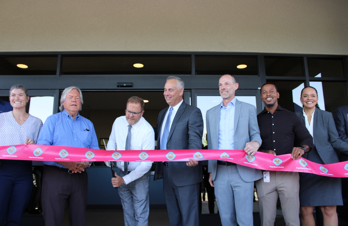 CommishMcCurdy's tweet image. Honored to join @UMCSN and community partners for the grand opening of Southern Nevada’s first Crisis Stabilization Center. This 24/7 facility offers compassionate, immediate care for those in behavioral health crisis—an important step toward real solutions in Clark County.