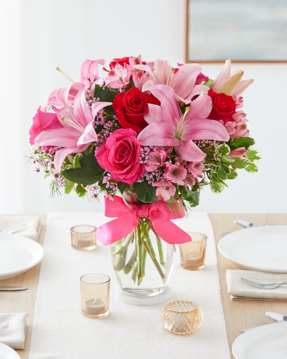 Did you know June is National Rose Month? Celebrate with blooms you adore. 🌹✨
Discover beautiful roses online today.

#NationalRoseMonth #RosesForever #FromYouFlowers