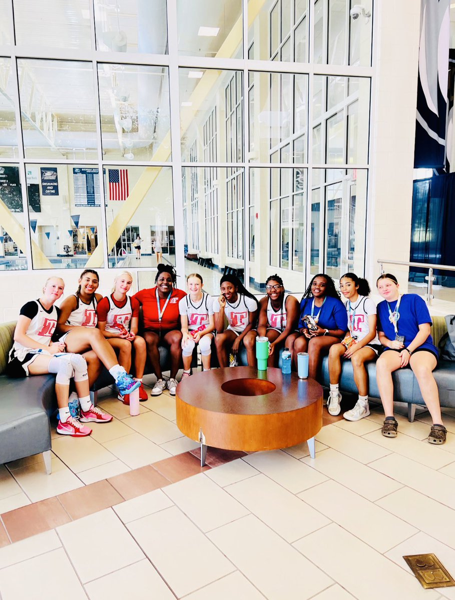 GirlsToombs's tweet image. 6 games in 3 days. The girls went 4-2 for FCA Camp. But the BIGGEST WIN was CHRIST!❤️💙

We are BLESSED.