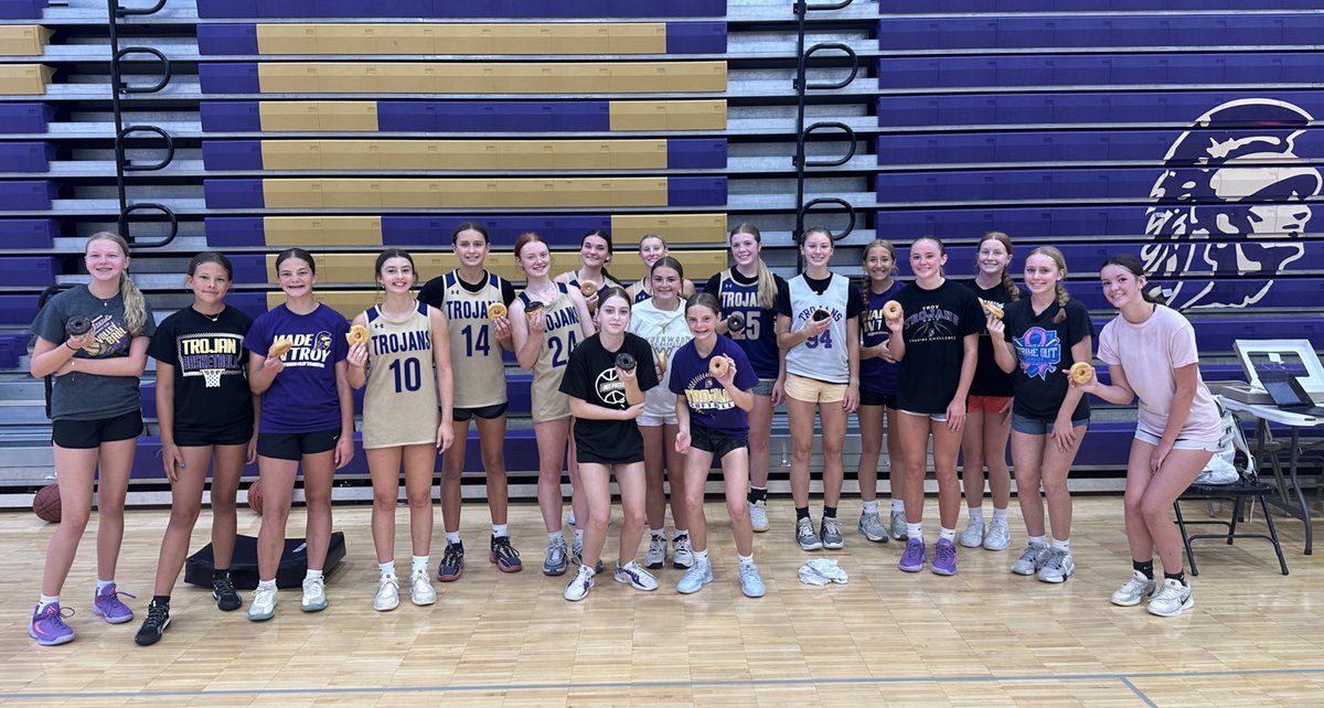 Early morning workouts are tough so today we celebrated our last morning session with some well-deserved doughnuts &amp; chocolate milk. 🍩🥛
Very proud of the commitment &amp; growth these girls have shown individually, as a TEAM, and as a program this summer. 
#PlayHardPlayTogether
