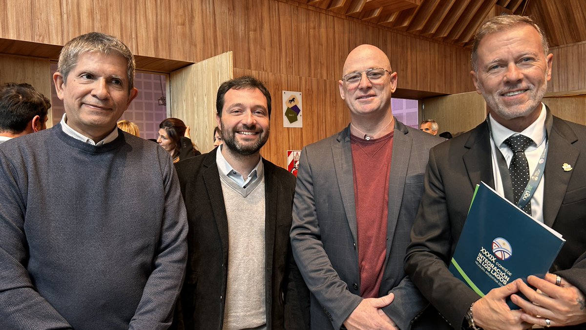 OPTIC_Nqn's tweet photo. Participamos en la Comisión de Infraestructura en el XXXIX Comité de Integración Región de Los Lagos, en el Centro de Convenciones Domuyo, fortaleciendo la cooperación binacional. https://t.co/1BLL64Bp5M