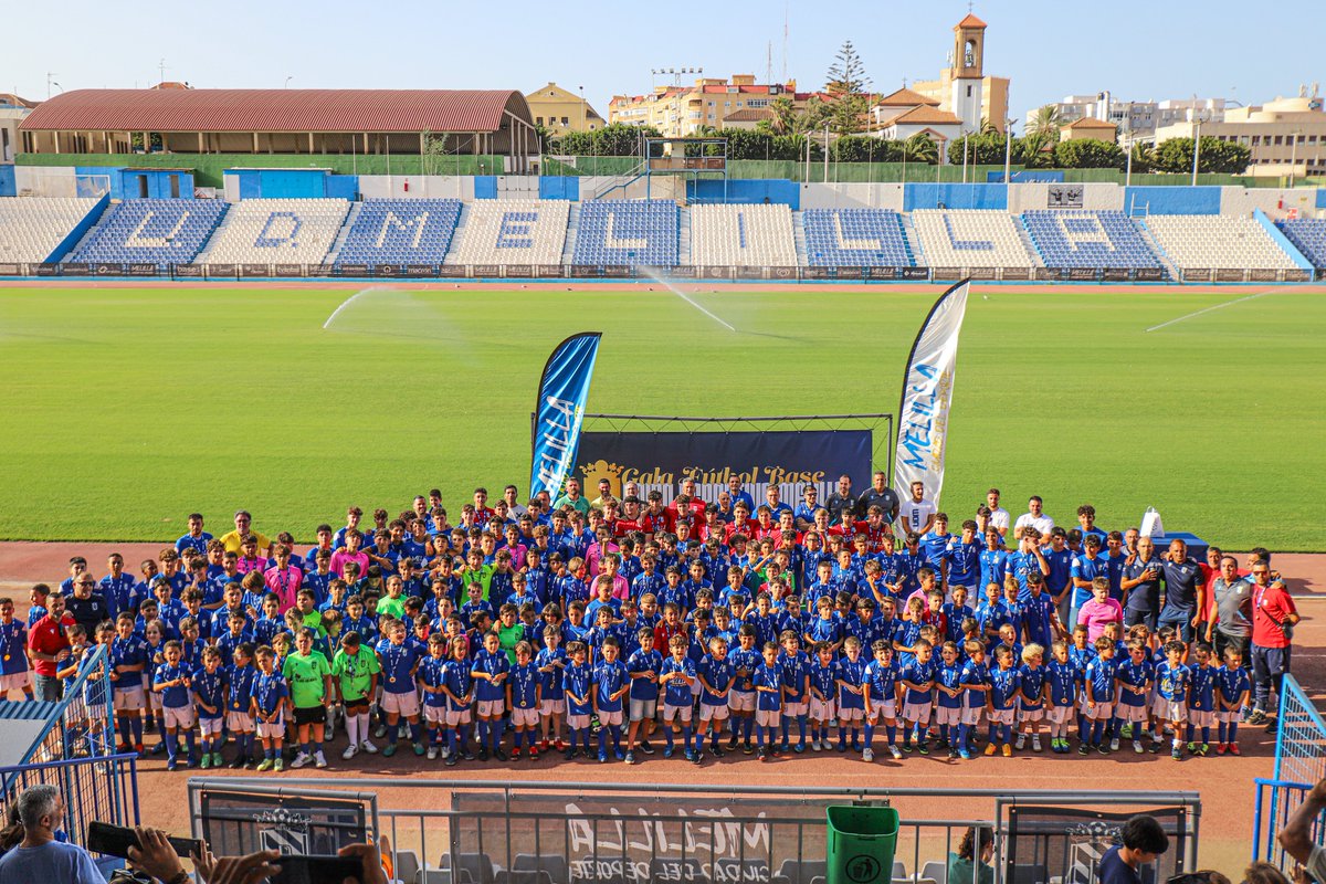🏆𝐆𝐀𝐋𝐀 𝐅𝐔́𝐓𝐁𝐎𝐋 𝐁𝐀𝐒𝐄 

🤩Esta tarde hemos celebrado en el Álvarez Claro nuestra gala anual en homenaje a nuestra #CanteraUDM. 

💙¡Qué orgullo de cantera! 

🧵Abrimos hilo con los galardonadores 👇

ℹ️udmelilla.es/la-ud-melilla-…

#HacemosCantera
