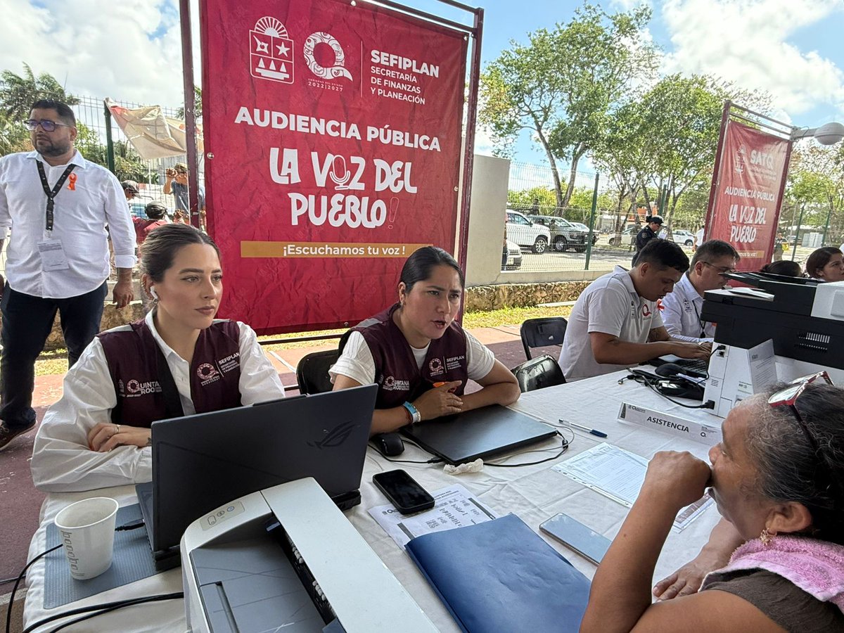 Hoy, en Cozumel, seguimos atendiendo  a las y los ciudadanos en la audiencia pública #LaVozDelPueblo un espacio donde sus necesidades son escuchadas y resueltas. 

Gracias al compromiso de la gobernadora <a href="/MaraLezama/">Mara Lezama</a> seguimos construyendo un gobierno cercano a la gente.