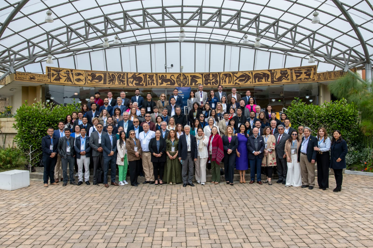 ¡La excelencia académica trasciende fronteras!  🌎

La UEES ha sido reconocida con el EQUAA Award en la categoría de Internacionalización, durante el XI Foro de Acreditación Internacional 2025, gracias al proyecto “Global Collaboration for the Pursuit of Developing Intercultural