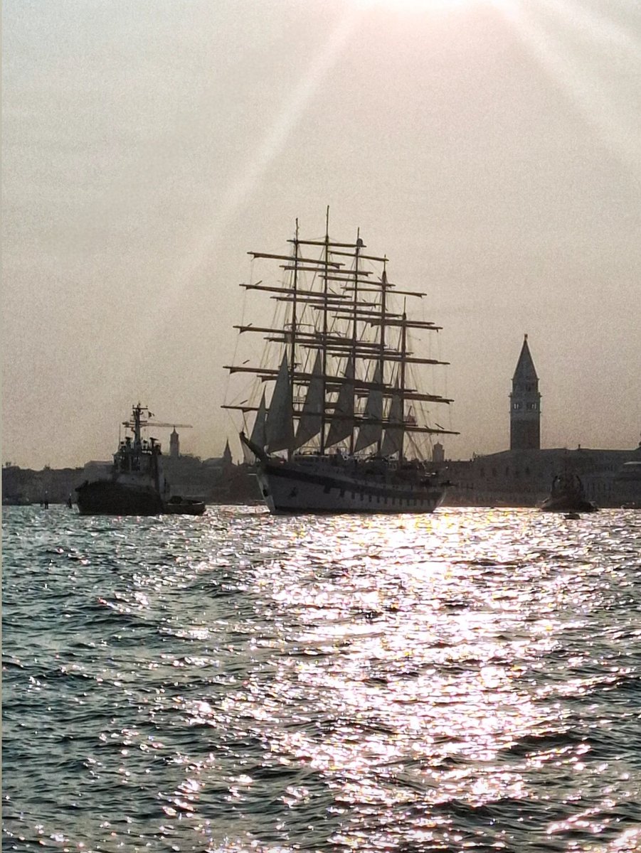 Mentre a Venezia...è arrivata la meravigliosa Royal Clipper 💪🏽💪🏽💪🏽