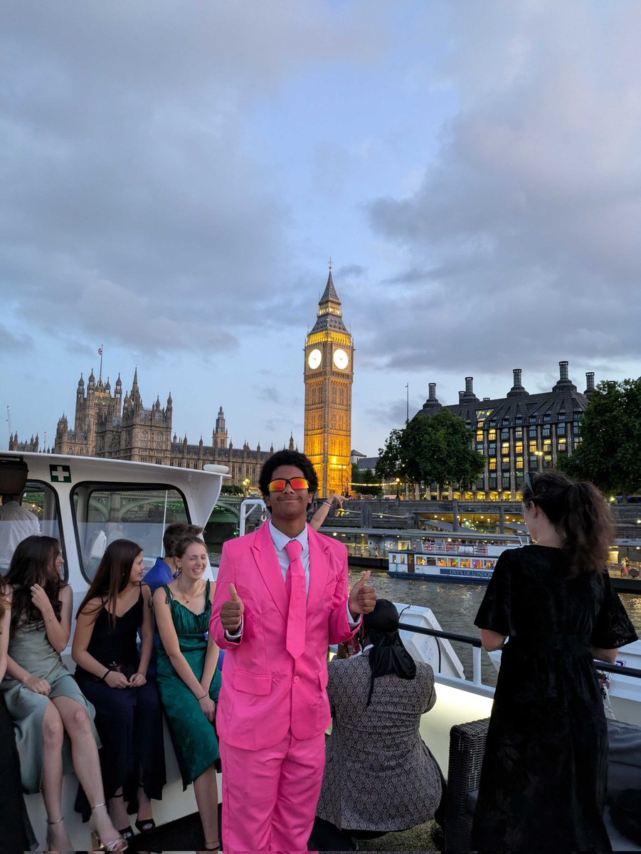 BridgeAcademyE2's tweet image. Last night's Year 11 Prom was an unforgettable night – a brilliant celebration and a final farewell to a fantastic year group. Students cruised down the River Thames on the Erasmus boat, enjoying food, dancing and views of some of central London's iconic sites.