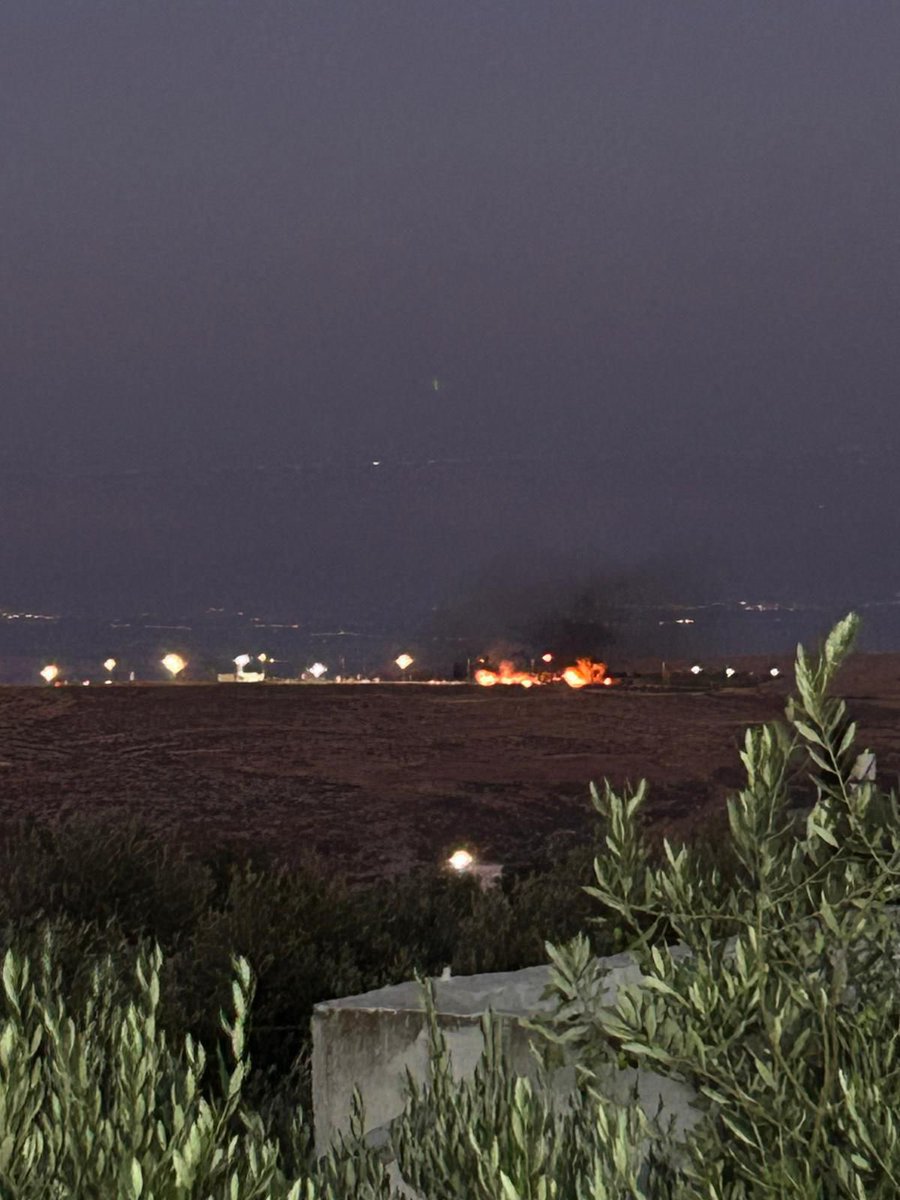 QudsNen's tweet photo. More footage of Israeli settlers setting Palestinian property, including residential homes and vehicles, on fire during their attack on the Kafr Malik village northeast of Ramallah in the occupied West Bank. https://t.co/A1pO8s3fua