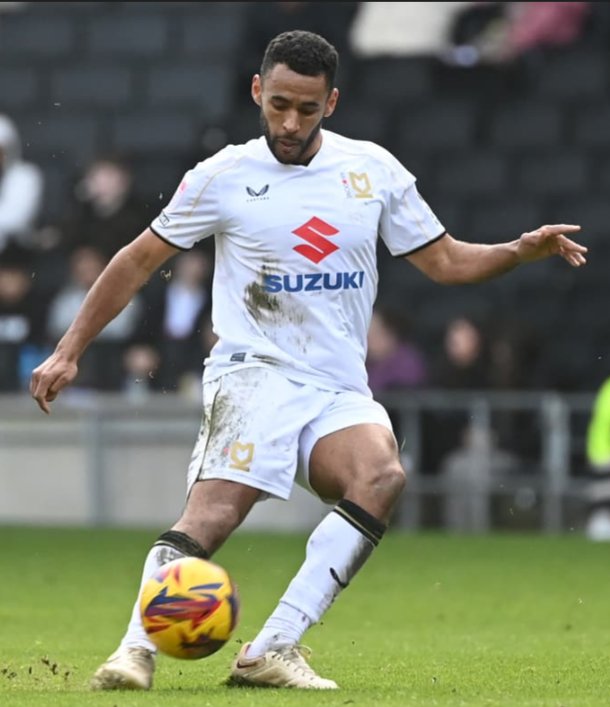 GrahamFish12359's tweet photo. It's three o'clock on Saturday 25th January, the venue is Stadium:Mk and the opponents are arch rivals AFC Wimbledon. Newly signed centre half Nathan Thompson is stepping out onto the turf for his debut and sets the tone for the occasion. #mkdons #the72 #EFL {THREAD} https://t.co/xmYupm8hQU