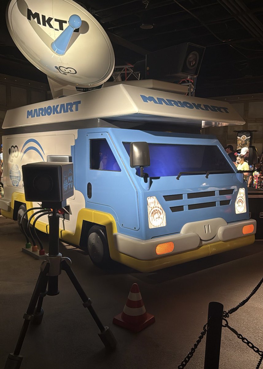 xtbyrd's tweet image. I saw Super Nintendo World