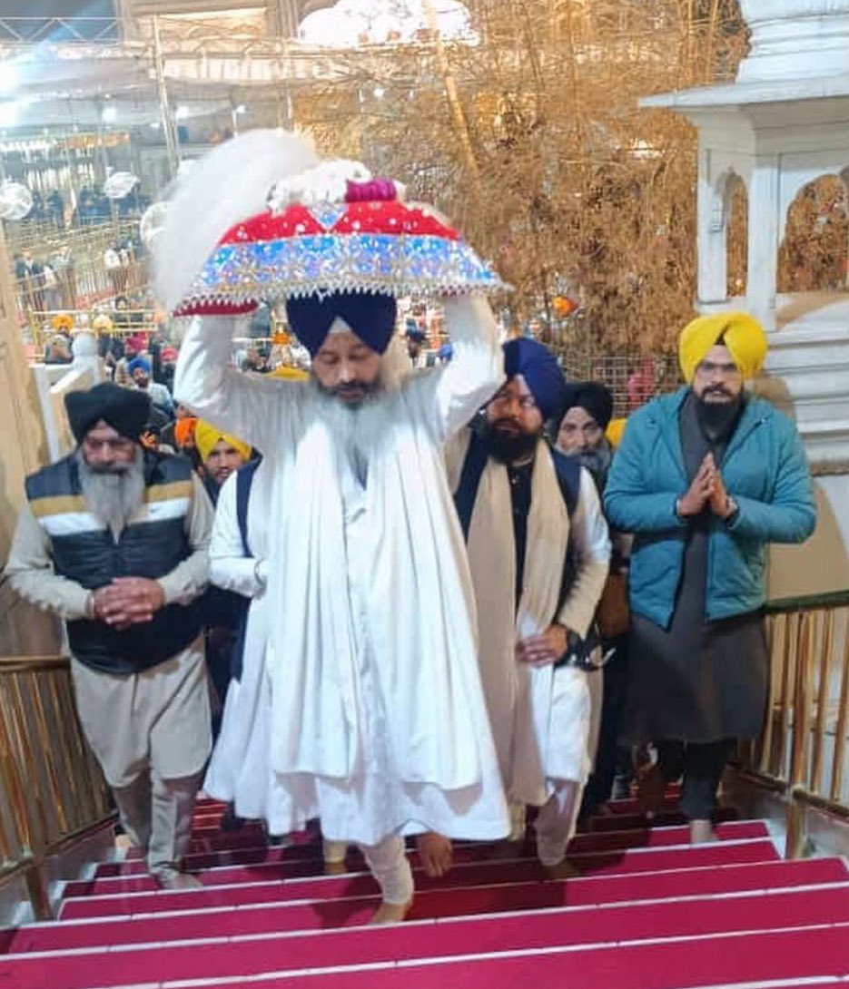 ਆਪਿ ਸਤਿ ਕੀਆ ਸਭੁ ਸਤਿ ॥
ਤਿਸੁ ਪ੍ਰਭ ਤੇ ਸਗਲੀ ਉਤਪਤਿ ॥
ਤਿਸੁ ਭਾਵੈ ਤਾ ਕਰੇ ਬਿਸਥਾਰੁ ॥
ਤਿਸੁ ਭਾਵੈ ਤਾ ਏਕੰਕਾਰੁ ॥

 ਵਾਹਿਗੁਰੂ ਜੀ 🙏😇