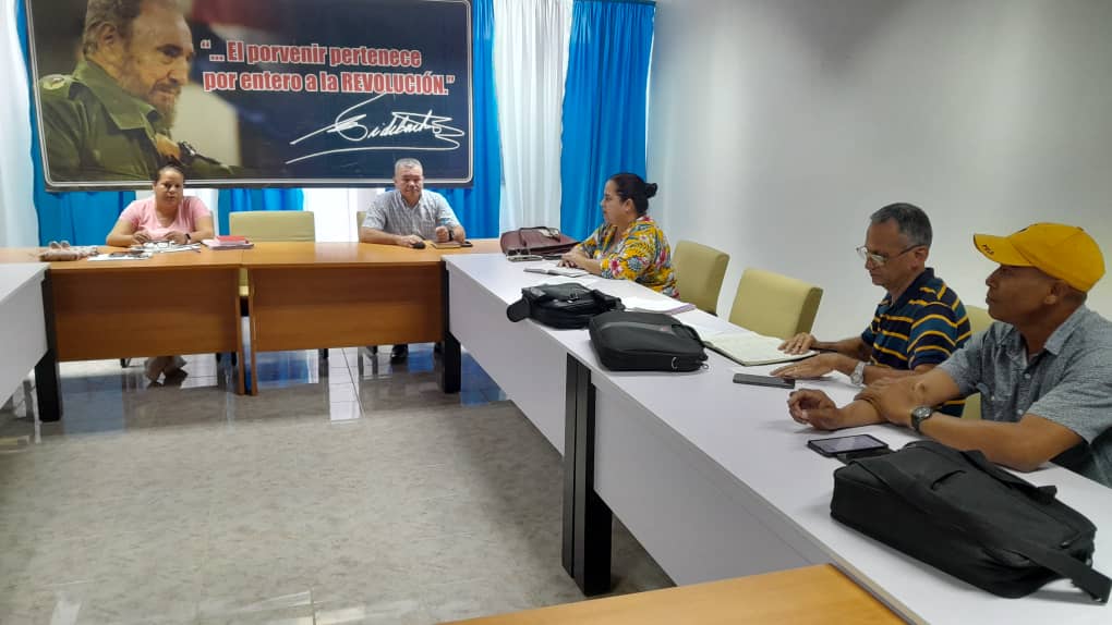 finanzasprecios's tweet photo. Continúan esta jornada acciones de Control de Precios y Gestión y Cobro de Multas, desde la provincia Las Tunas participa por nuestro organismo Nadia Cremata, Directora de Patrimonio del Estado.
#ControlPopular 
#FinanzasyPrecios https://t.co/Kbjwu9WQiK