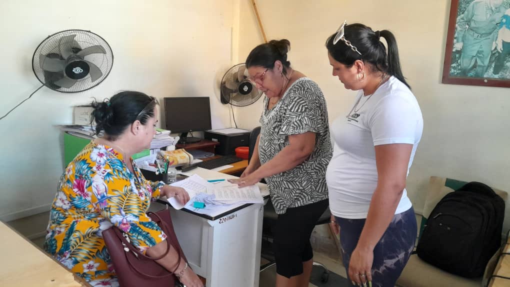 Continúan esta jornada acciones de Control de Precios y Gestión y Cobro de Multas, desde la provincia Las Tunas participa por nuestro organismo Nadia Cremata, Directora de Patrimonio del Estado.
#ControlPopular 
#FinanzasyPrecios