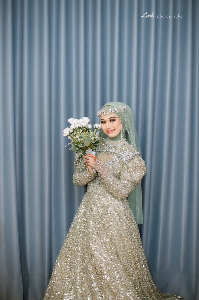 M_Merryyy's tweet photo. Diantara 4 ini lebih suka look jawa 😭😭🙏🏻 https://t.co/70Ok7zGWE6