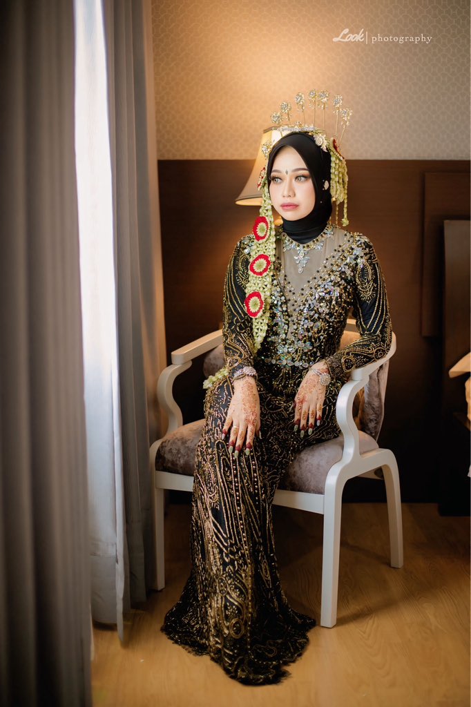M_Merryyy's tweet photo. Diantara 4 ini lebih suka look jawa 😭😭🙏🏻 https://t.co/70Ok7zGWE6
