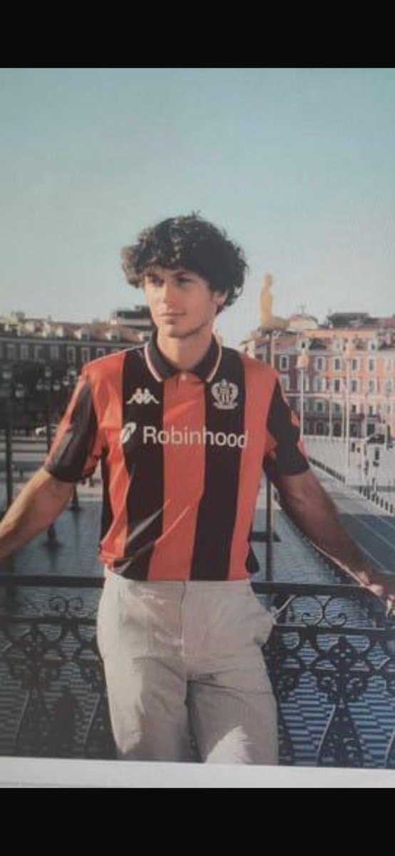 MDRRRRR c'est quoi ce maillot de merde AHAHA il est dégeulasse. Peut être qu'on est dans les années 50 jpp. Non merci les piçois d'être aussi nul on rigole toujours avec vous surtout vu la zumba que vous faites pour pas qu'on vous le leak 🤣🤣🤡 #OGCNice