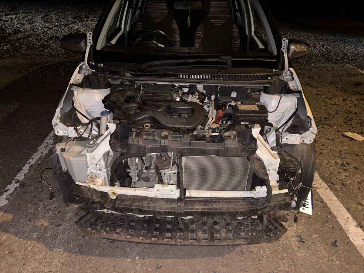 ShellShellyj75's tweet photo. @BhamCityCouncil When you drive 80 miles south to #Birmingham to go to a concert in your very first car that you worked your butt off to pay for, park on a car park from the council website, return to your car to find it stripped, two young girls stranded car written off! https://t.co/ujcGkDMPhQ