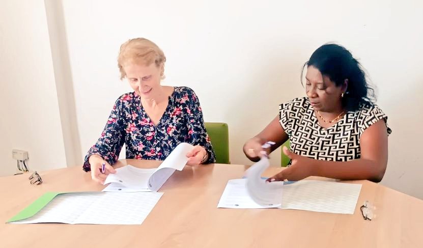 Oficult Reino Unido (@oficult) on Twitter photo Academic exchange continues to be strengthened through the Cooperation Agreement between <a href="/cricketcic/">Cricketcic</a> 🇬🇧 and the IRIS Climate Foundation 🇨🇺, del <a href="/citmacuba/">Ministerio de Ciencia, Tecnología y Medio Ambiente</a>, a key step towards climate resilience, sustainability and #innovation.
#CubaesCiencia Academic exchange continues to be strengthened through the Cooperation Agreement between <a href="/cricketcic/">Cricketcic</a> 🇬🇧 and the IRIS Climate Foundation 🇨🇺, del <a href="/citmacuba/">Ministerio de Ciencia, Tecnología y Medio Ambiente</a>, a key step towards climate resilience, sustainability and #innovation.
#CubaesCiencia