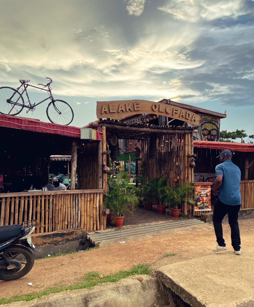 ÀLÀKẸ́ ỌLỌ́FADÀ

• Ọ̀fadà Rice | Ẹmu Ògidì | Ẹran Ìgbẹ́ etc. 

📍: Oroki Housing Estate, Adj. All Souls Junction, Òṣogbo 

Have you been here before?

Good evening. 🤝🤝🤝

#InsideOsogbo