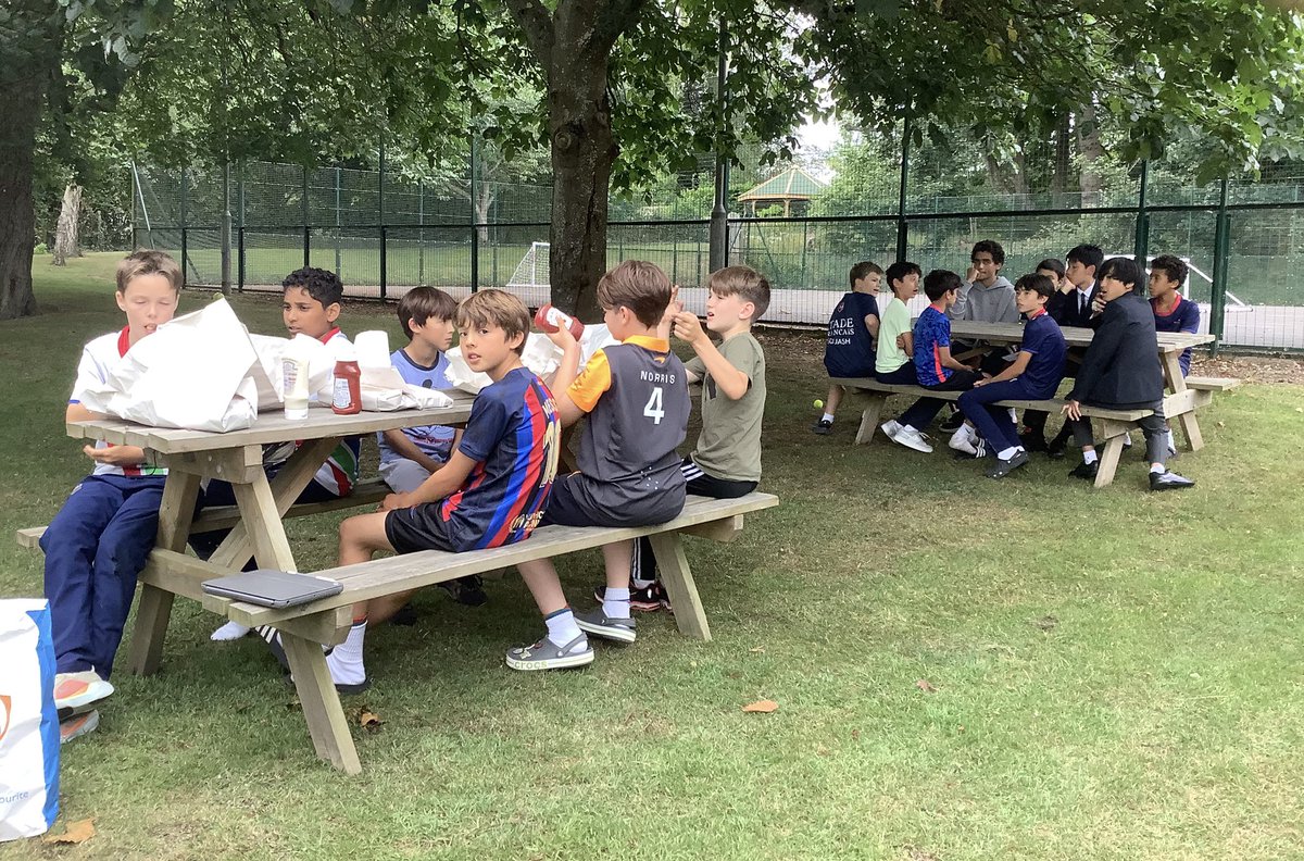 No school supper tonight as the team get ready for the year 8 prom

Don’t panic chaps….the chop shop will deliver!!