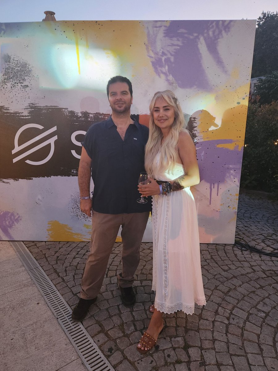 Çok sevdiğim hatta hayranı olduğum sevgili <a href="/busratemurcin/">Büşra Temurçin</a> hanimefendiyle karşilaşmam hatta müsait bir zamanda yayin için sözleşmem şakamı?😀