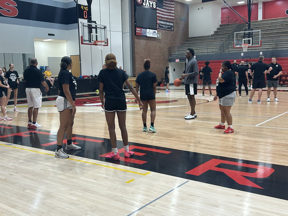 Trevor Hahn (@trevhahn3) on Twitter photo The second session of the OG Anunoby basketball camp at Fleming Fieldhouse is underway.
Really cool to see him still giving back to the community.
Story to come in tomorrow’s <a href="/NewsTribune/">Jefferson City News Tribune</a>. The second session of the OG Anunoby basketball camp at Fleming Fieldhouse is underway.
Really cool to see him still giving back to the community.
Story to come in tomorrow’s <a href="/NewsTribune/">Jefferson City News Tribune</a>.