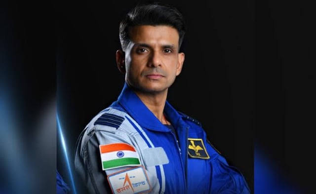 BonniJohn's tweet photo. Captain Shubhanshu Shukla, who became the second Indian to travel to space, four decades after Wing Commander Rakesh Sharma made history in 1984.
#ShubhanshuShukla #ProudlyIndian   #SpaceMission https://t.co/0wrwKs6ro9