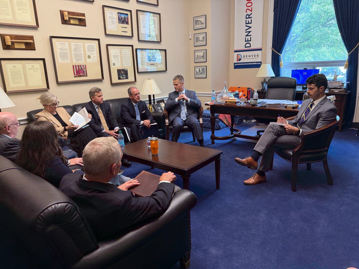 CHPA's tweet image. Next stop: @RepDianaDeGette's office to discuss OMUFA and Switch—essential pathways for preserving and expanding consumer’s access to safe and effective #selfcare options. Huge thanks to the Congresswoman and her staff for engaging with our members on this important topic.