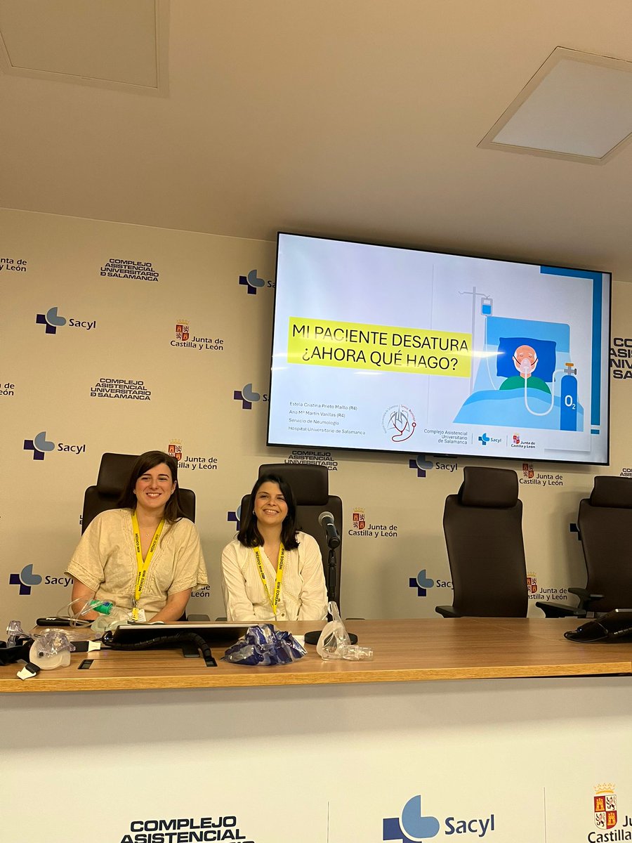 NeumologiaS's tweet photo. Como parte del calendario de sesiones generales del #CAUSA, esta mañana, @EstelaPM25 y @AnaMv96 nuestras queridas residentes de último año, han impartido una gran sesión sobre diagnóstico y manejo de la insuficiencia respiratoria
🫁💨👩🏻‍⚕️👏👏
#Neumología #MIR @SeparJovenes https://t.co/IT6W0MCsjt
