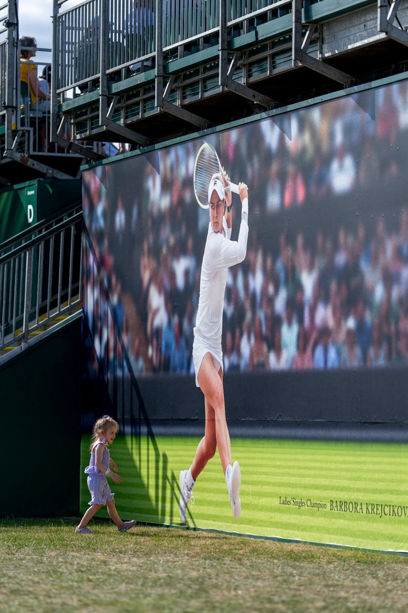 BKrejcikova's tweet photo. How cute is that? 🥰🥹

📷: ITF https://t.co/or3WoxQZsF