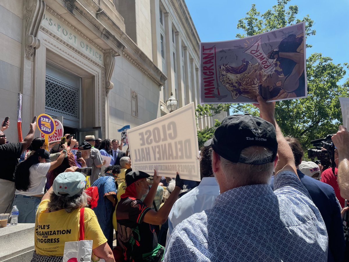 aapinewjersey's tweet image. Today we stood w/ @NJAIJ and a massive crowd of allies against the persecution of @RepLaMonica for exercising her oversight responsibilities at for-profit detention center Delaney Hall. We will not stand quietly by while laws are twisted to suppress dissent. Justice will prevail.