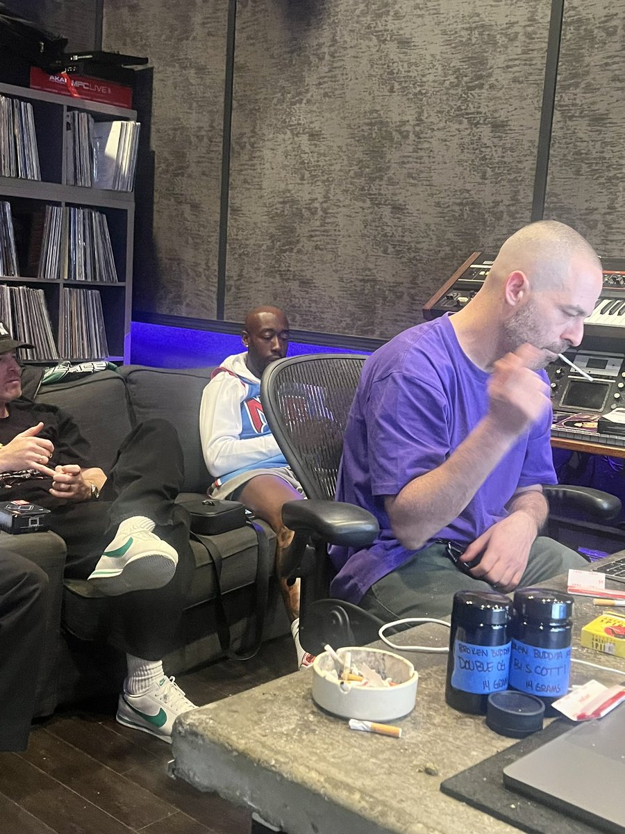agumjay's tweet photo. @ZaiHemingway Freddie Gibbs and Al https://t.co/l5Ym4TnVYn