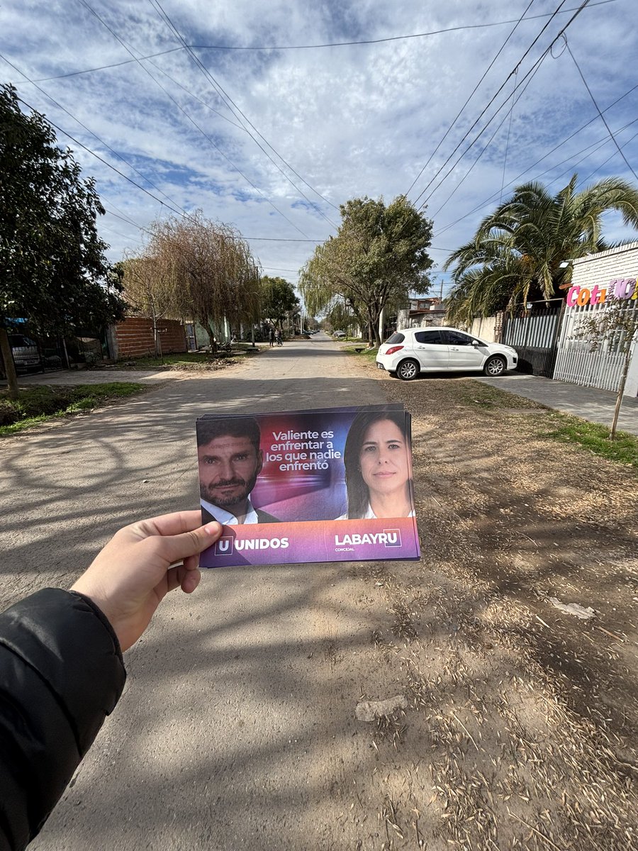 Fernando Van Strate (@fervanstrate) on Twitter photo Hoy caminamos Barrio Stella Maris y La Bombacha donde desde que asumimos venimos trabajando para mejorar la calidad de vida de los vecinos 💪🏼
¡Este domingo es Unidos!
<a href="/CaroLabayru/">Carolina Labayru</a> <a href="/DamianPullaro/">Damian Pullaro</a> Hoy caminamos Barrio Stella Maris y La Bombacha donde desde que asumimos venimos trabajando para mejorar la calidad de vida de los vecinos 💪🏼
¡Este domingo es Unidos!
<a href="/CaroLabayru/">Carolina Labayru</a> <a href="/DamianPullaro/">Damian Pullaro</a>