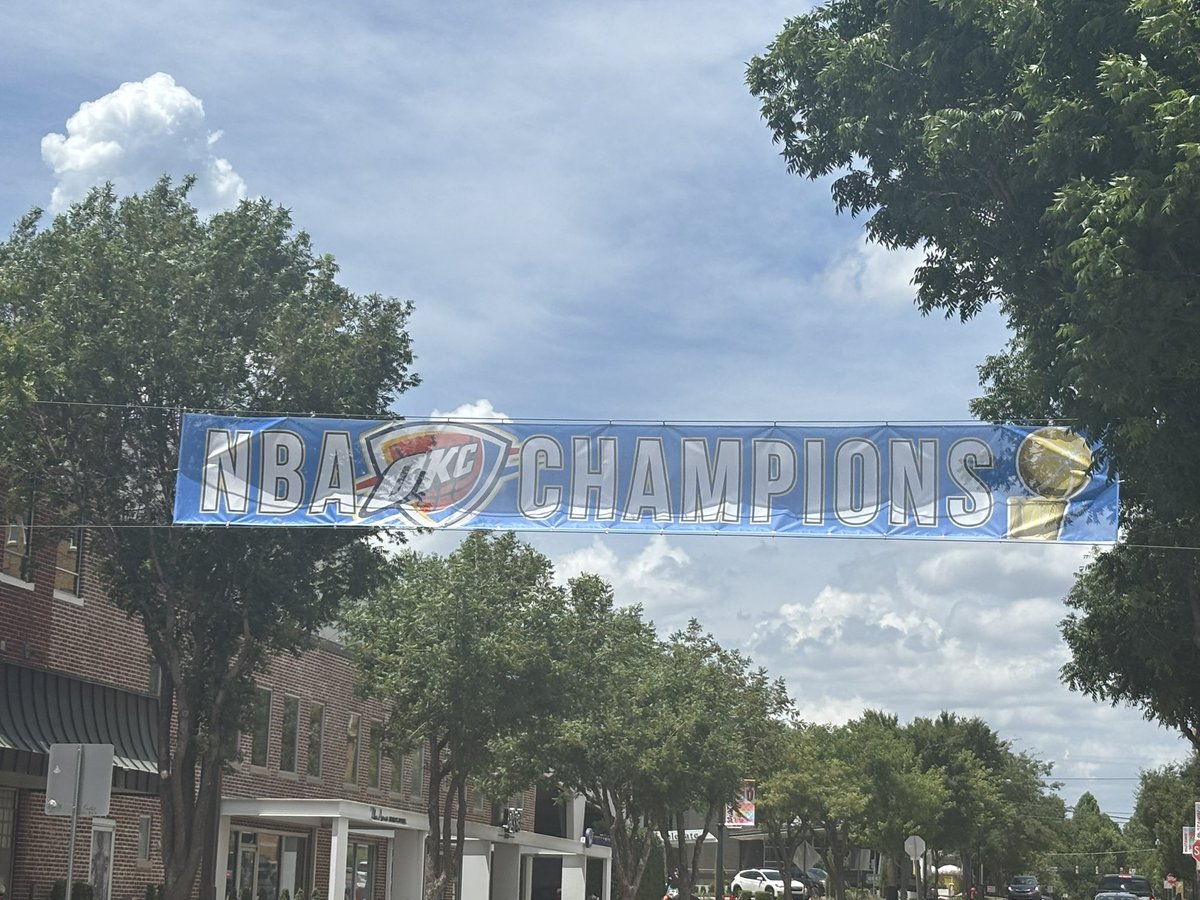 LewisRotas65215's tweet photo. Thunder celebration #proud https://t.co/p3bfWVJgiH