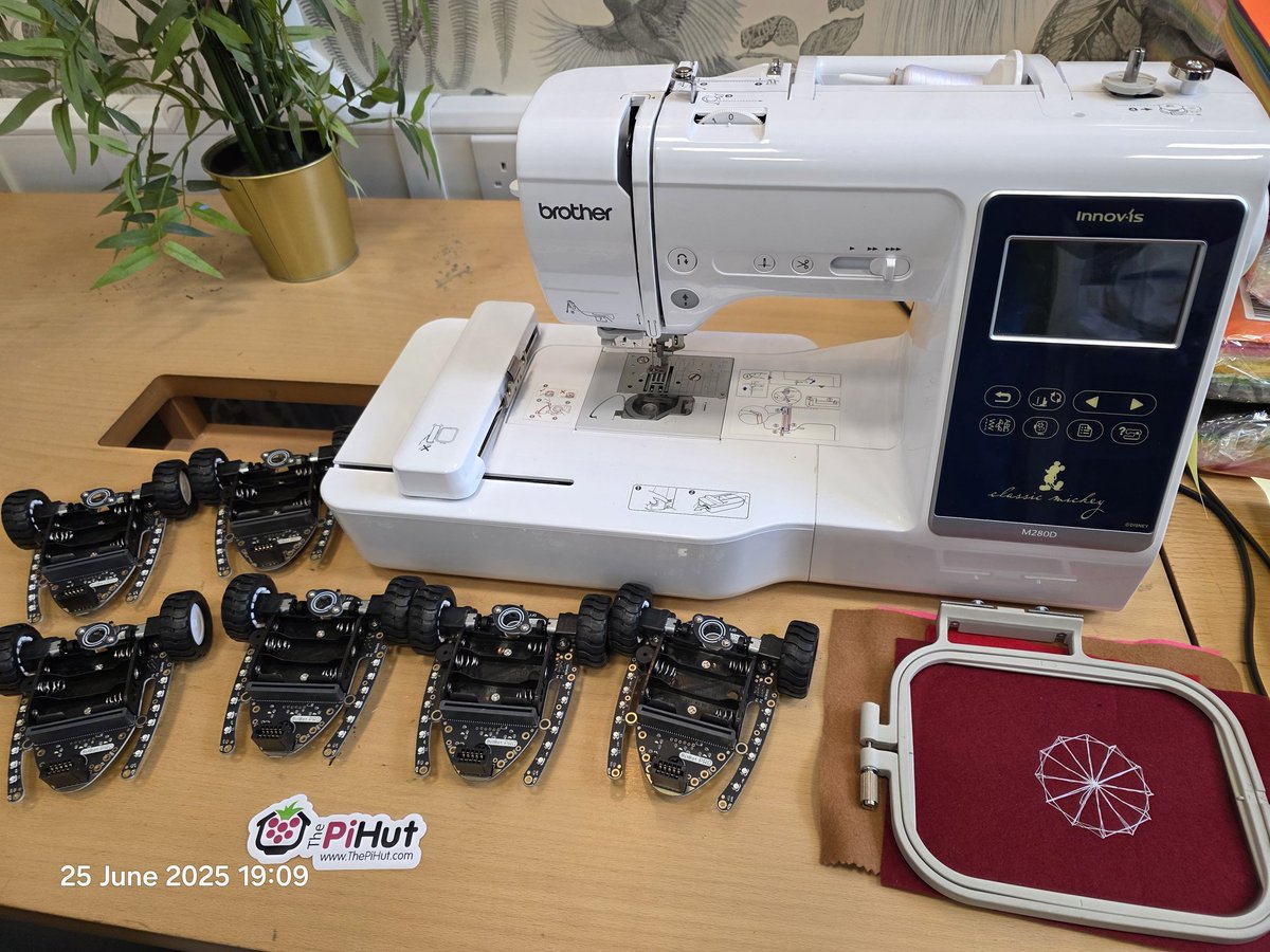 How much do I ❤️ my job? This much. Thanks to my bosses for buying a small fleet of <a href="/4tronix_uk/">4tronix</a> #BitBotPro from <a href="/ThePiHut/">The Pi Hut</a> so #CodeDrawSew workshop is happening tomorrow morning from 8am.